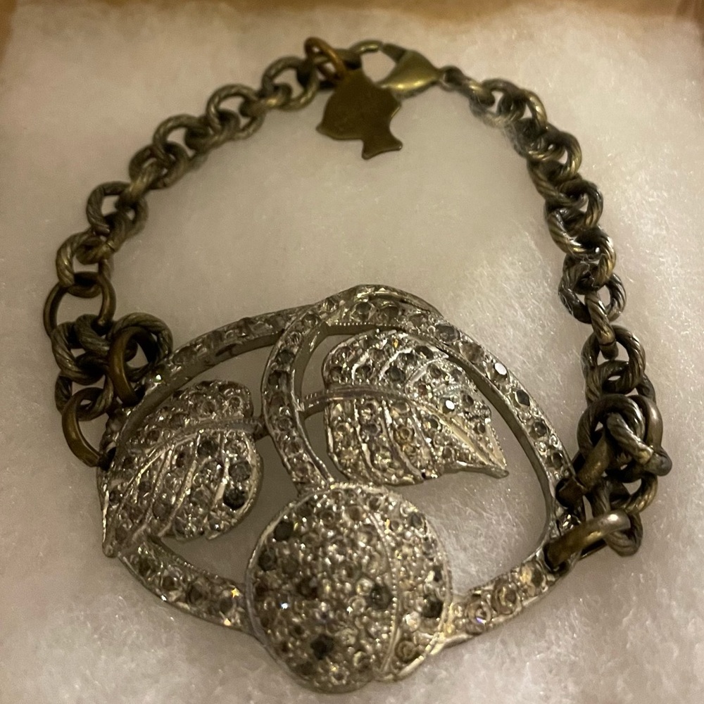 Angel Court Vintage Crystal Cherry Buckle Bracelet